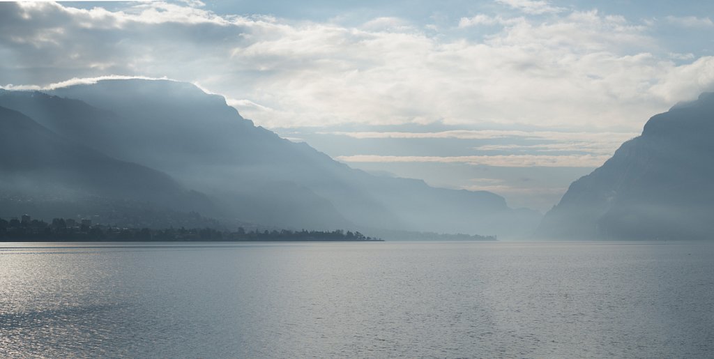 Sun rays over Lake Como